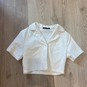 Brandy Melville cream linen cropped button up collared blouse